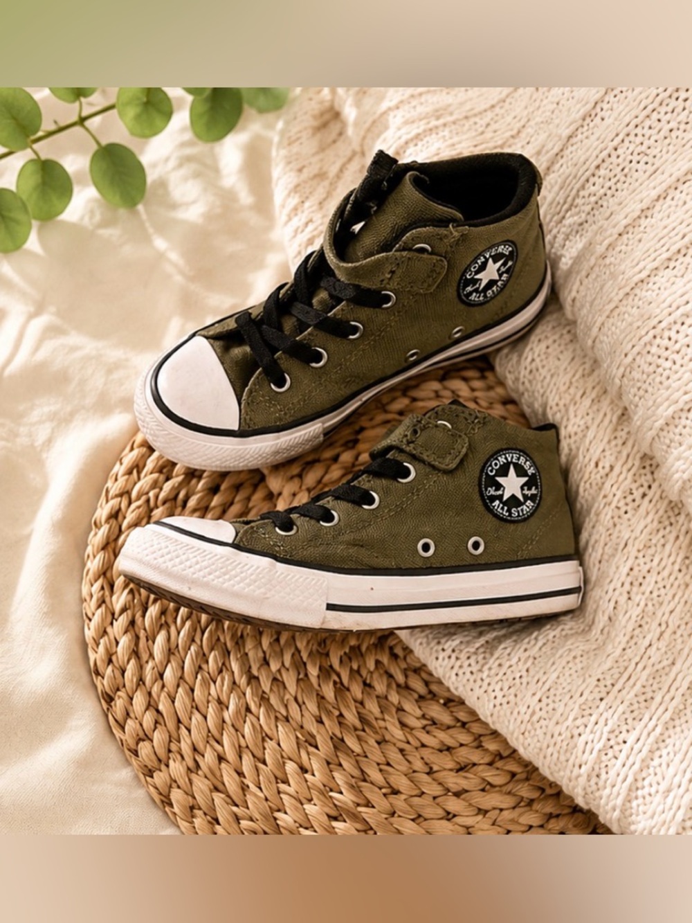 Converse Chuck Taylor All Star High Top
Kids Shoes Olive Green Size 1